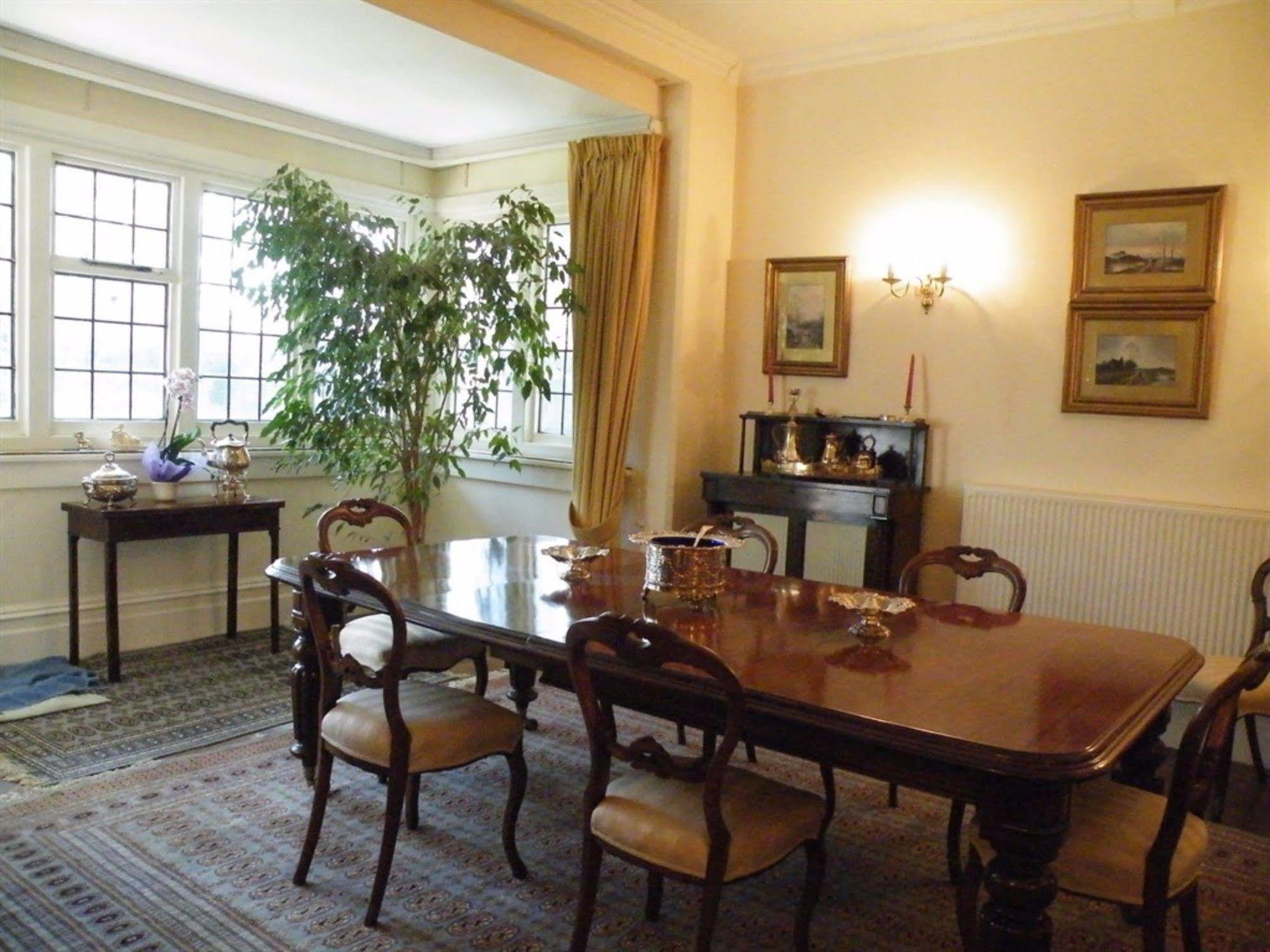 บรอดแลนด์ เกต Bed & Breakfast บร็อคเคนเฮิร์สต์ ภายนอก รูปภาพ