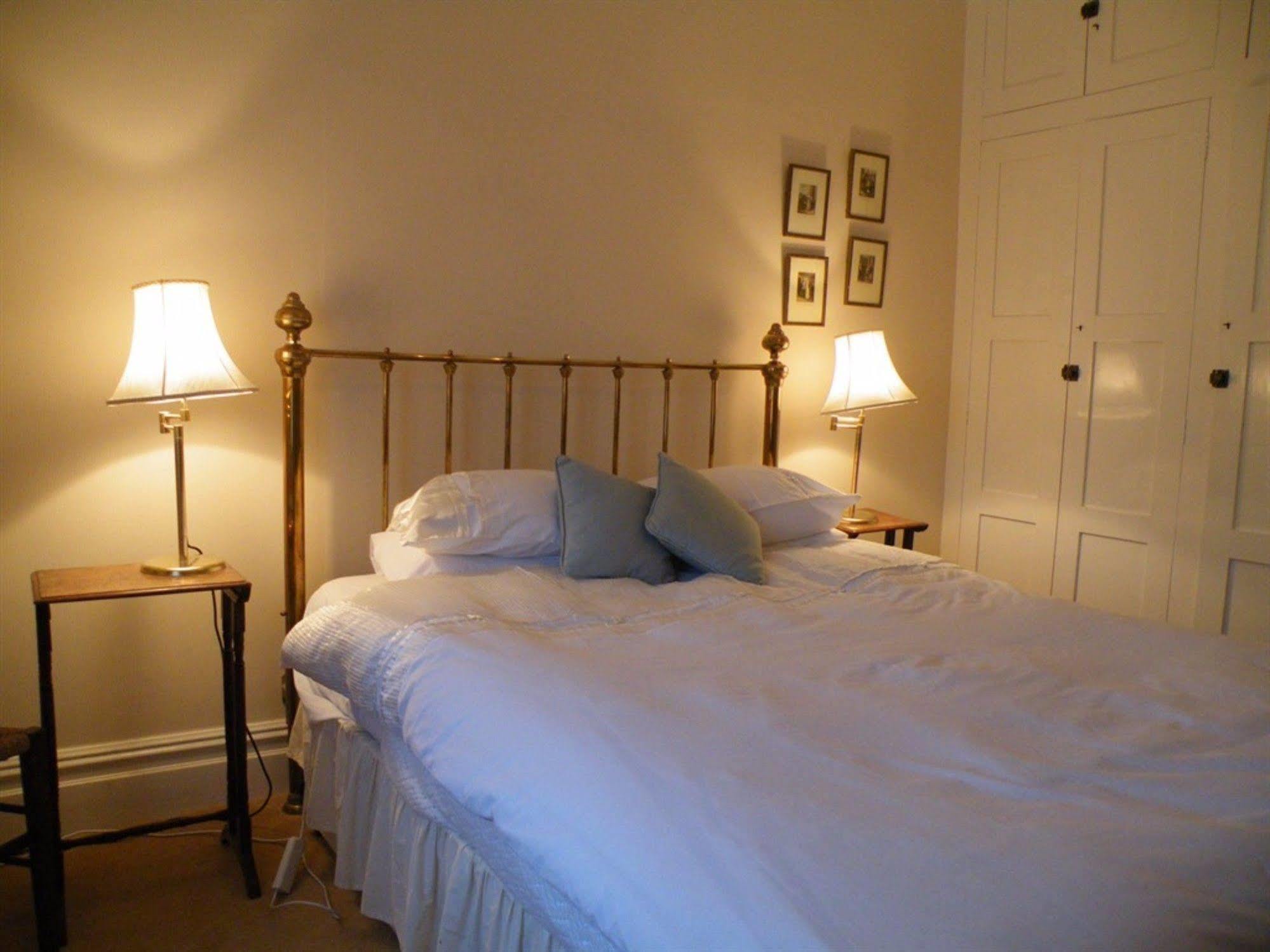 บรอดแลนด์ เกต Bed & Breakfast บร็อคเคนเฮิร์สต์ ภายนอก รูปภาพ