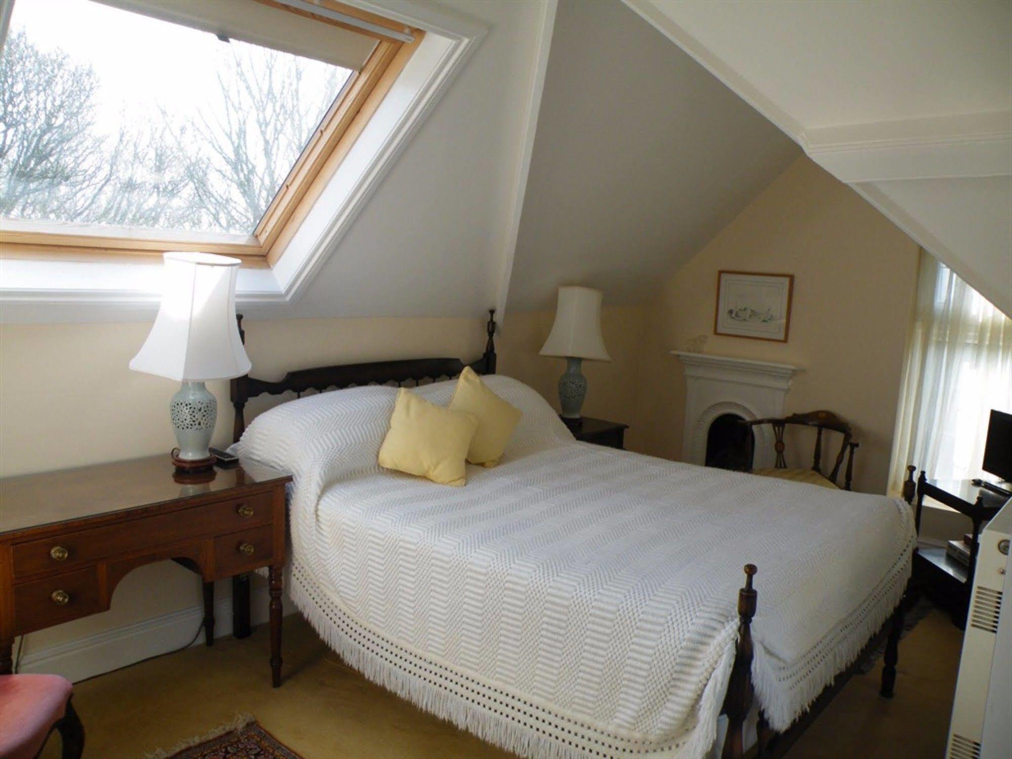 บรอดแลนด์ เกต Bed & Breakfast บร็อคเคนเฮิร์สต์ ภายนอก รูปภาพ