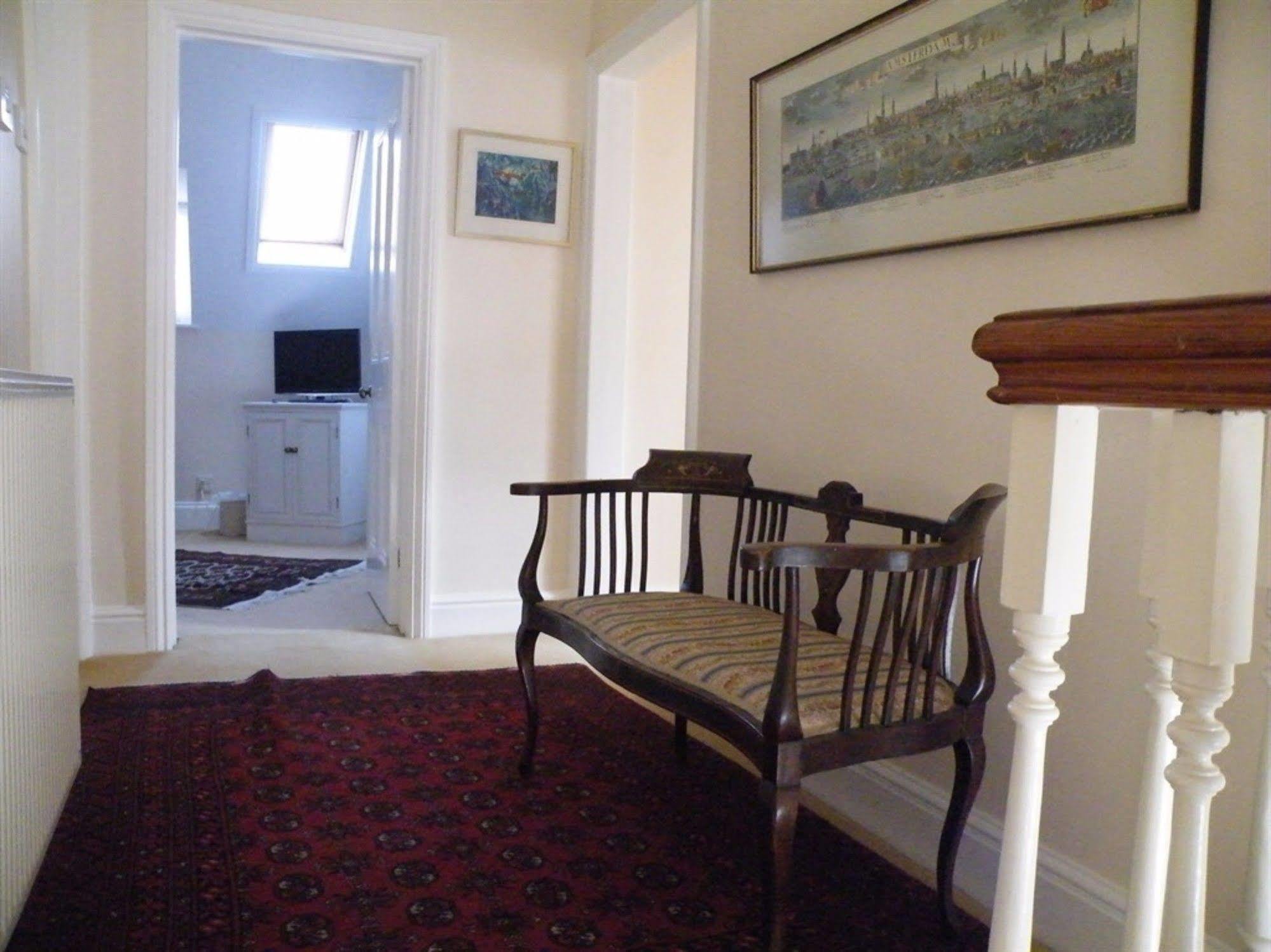 บรอดแลนด์ เกต Bed & Breakfast บร็อคเคนเฮิร์สต์ ภายนอก รูปภาพ