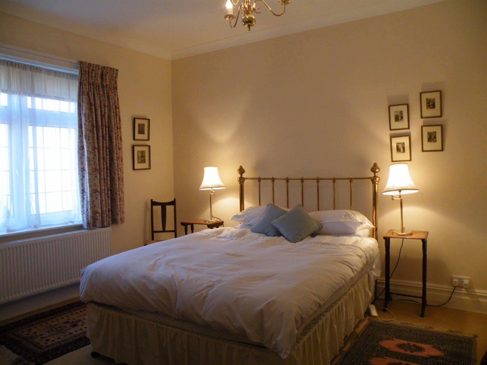 บรอดแลนด์ เกต Bed & Breakfast บร็อคเคนเฮิร์สต์ ภายนอก รูปภาพ